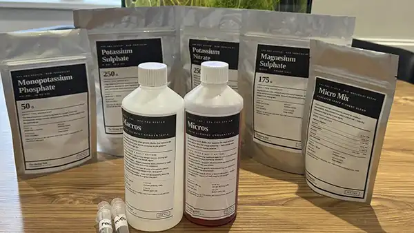 Aquafertz aquarium plant food kit